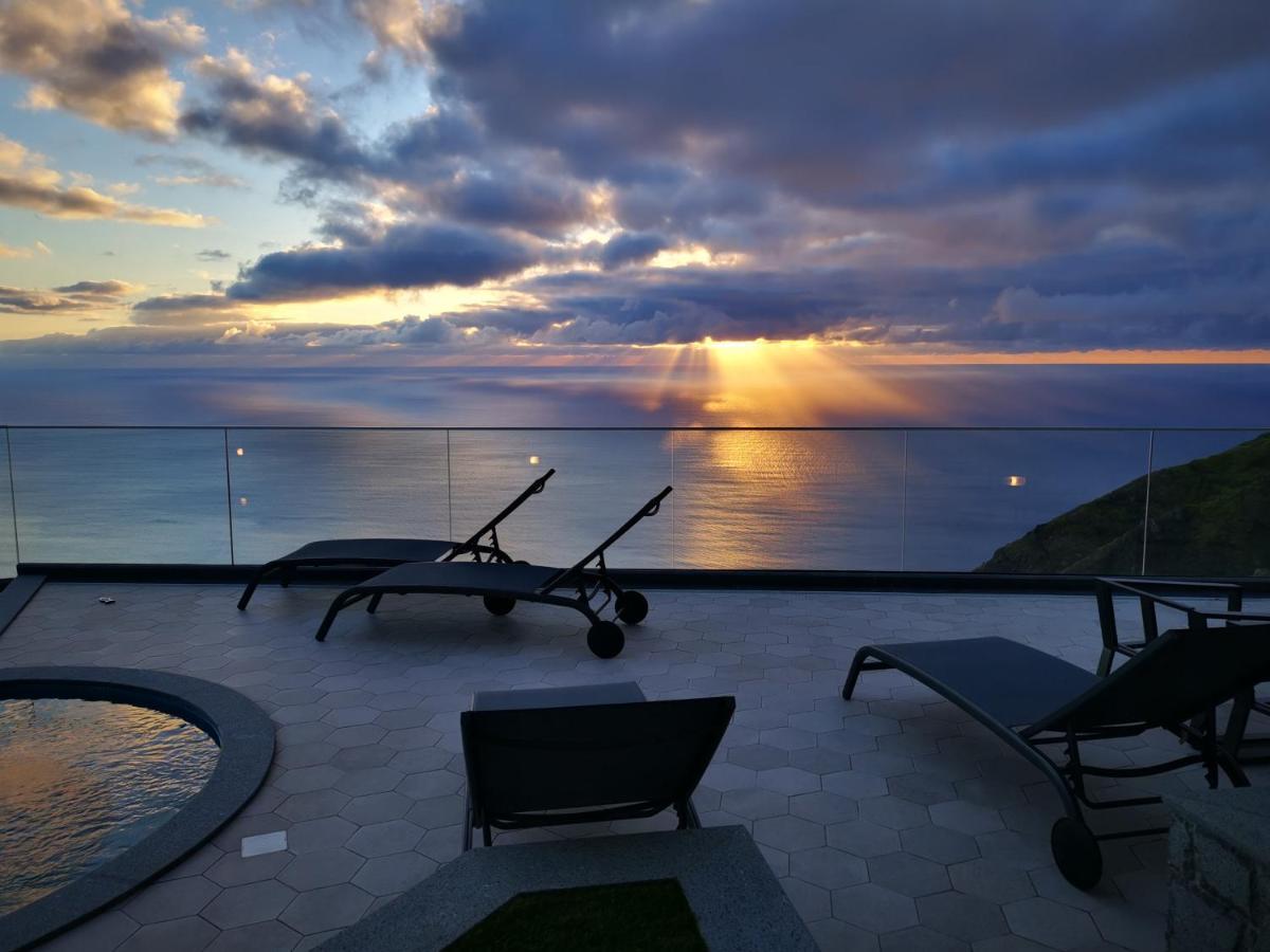 The Cliffhouse By Lovelystay Fajã da Ovelha Eksteriør bilde
